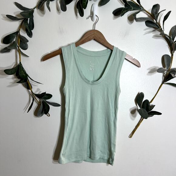 Light Green Scoop Neck Tank - Picture 1 of 4